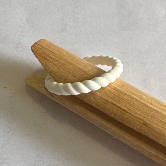 Enso Silicone Ring Unisex Size 8 White Rope Ring Comfortable Lightweight Modern - Picture 2 of 3